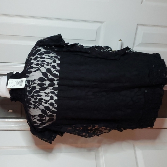 Medium Black lace ADIVA flutter sleeve top - Picture 4 of 8